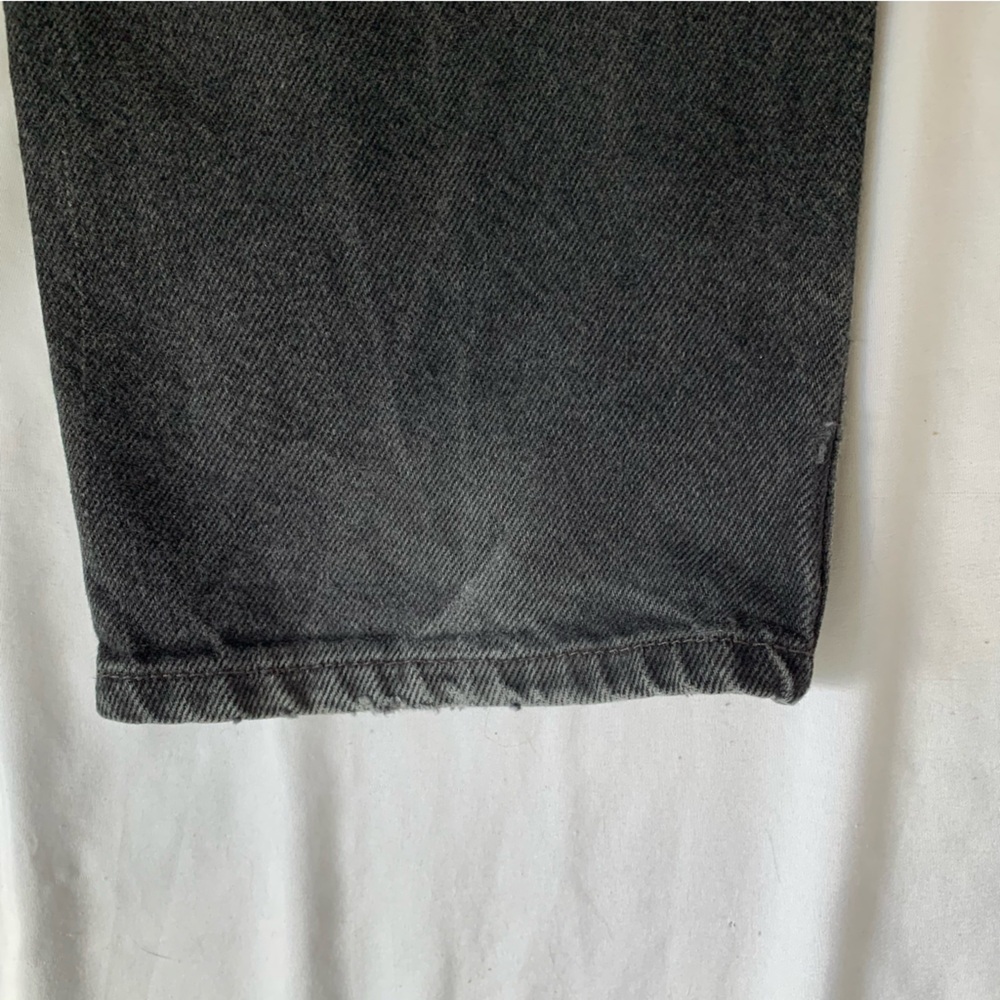 2000s Relaxed Fit Levi’s - Picture 8 of 8
